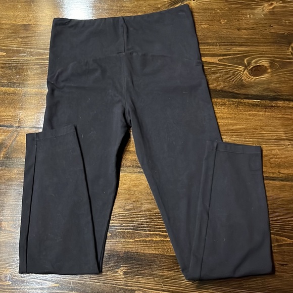 ❤️❤️SOLD Hue Black Leggings in Girls❤️❤️ - Picture 2 of 5